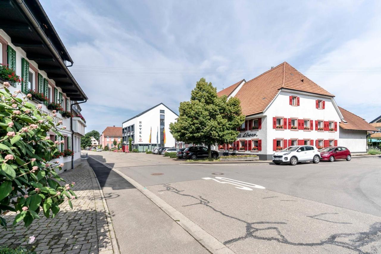 Hotel & Gasthaus Loewen Waldkirch Exterior photo